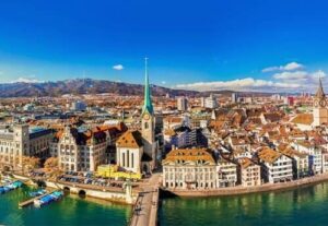 Landschaft mit der Stadt Zürich