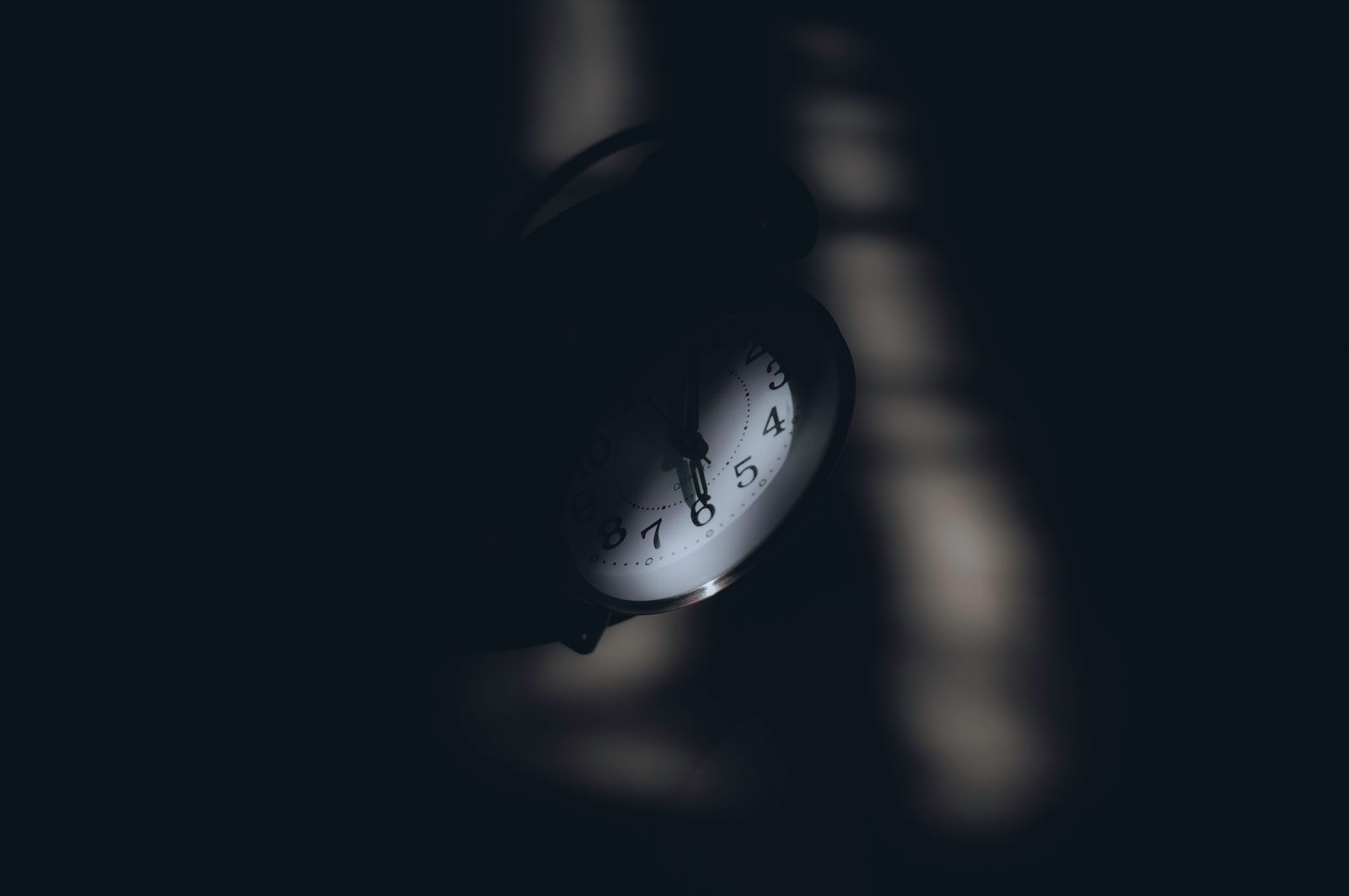 Analoge Uhr als Sinnbild für kurze Fristen